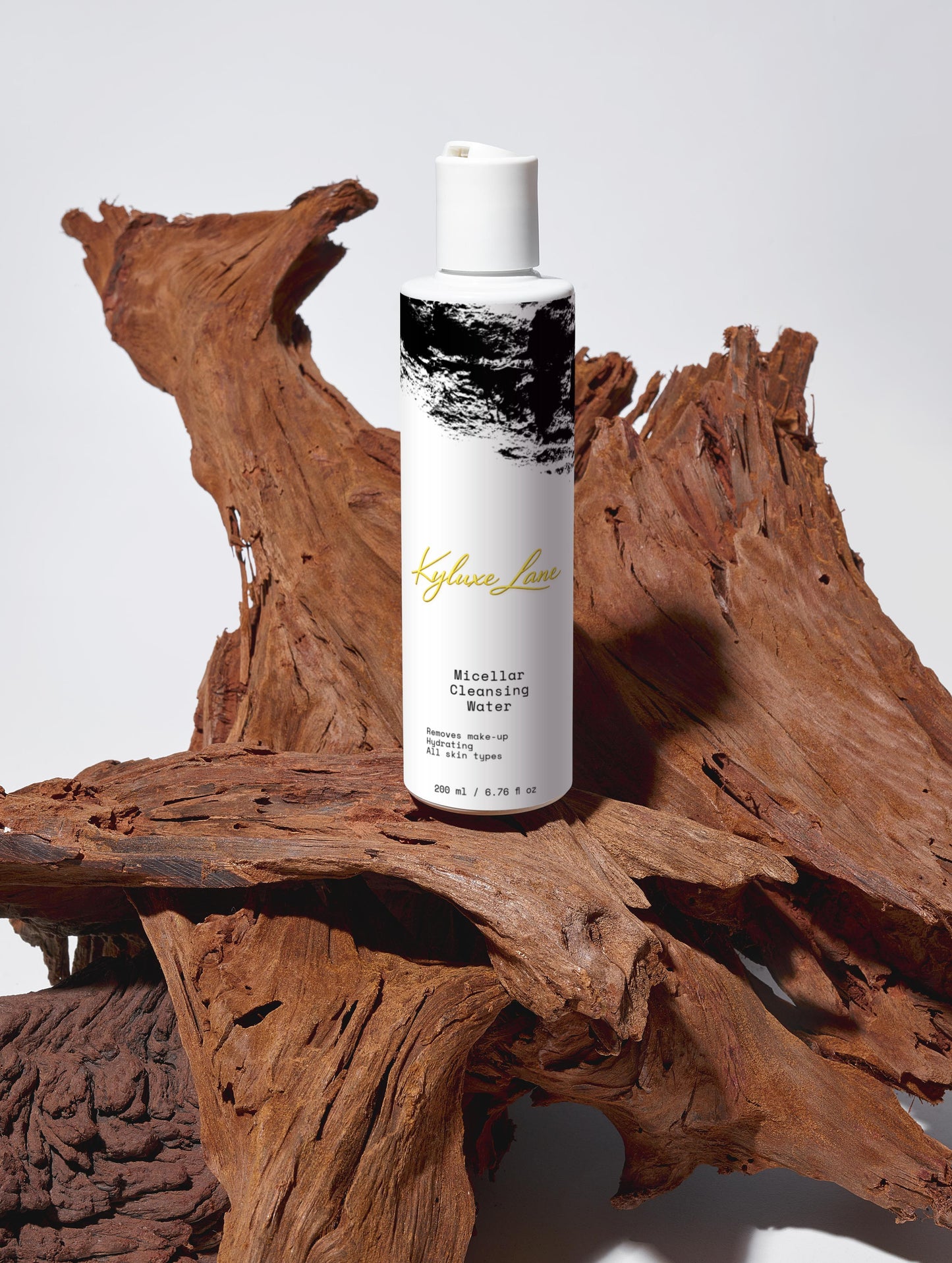 KYLUXE LANE Micellar Cleansing Water